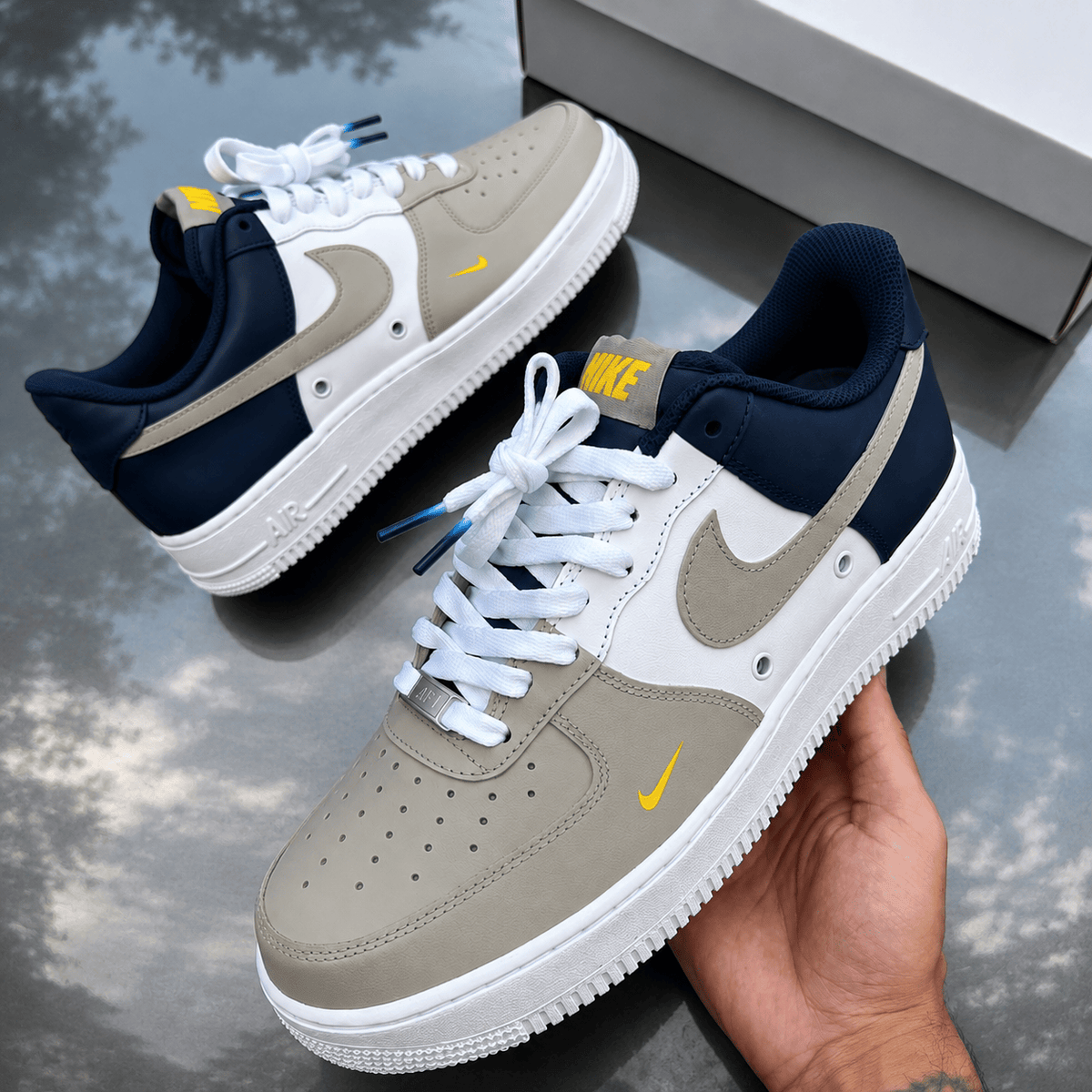 Custom Sneaker Navy Taupe