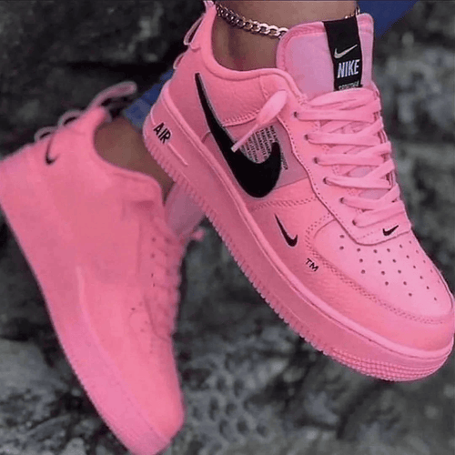 Custom Sneaker Pink Black