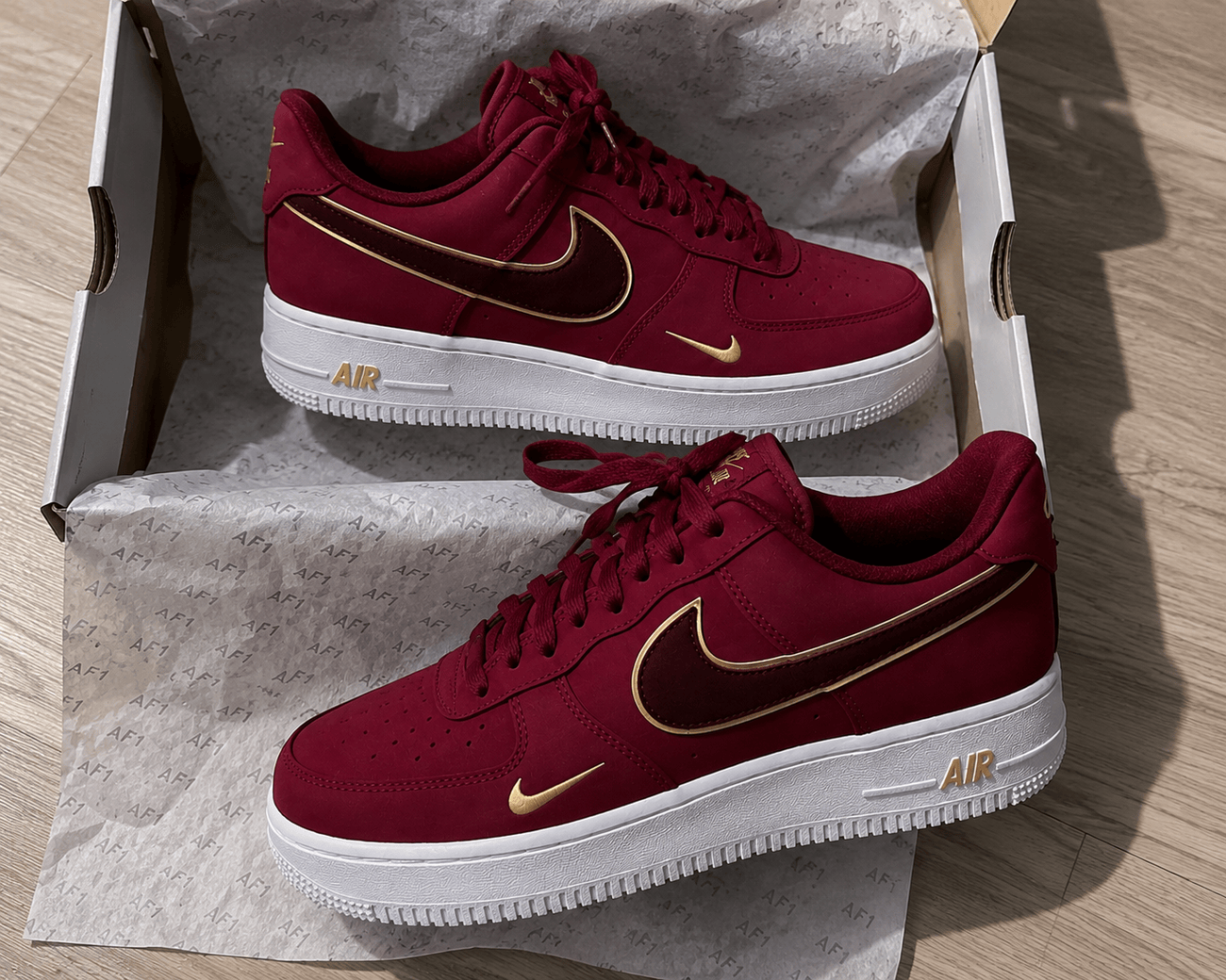 Custom Sneaker Red Gold