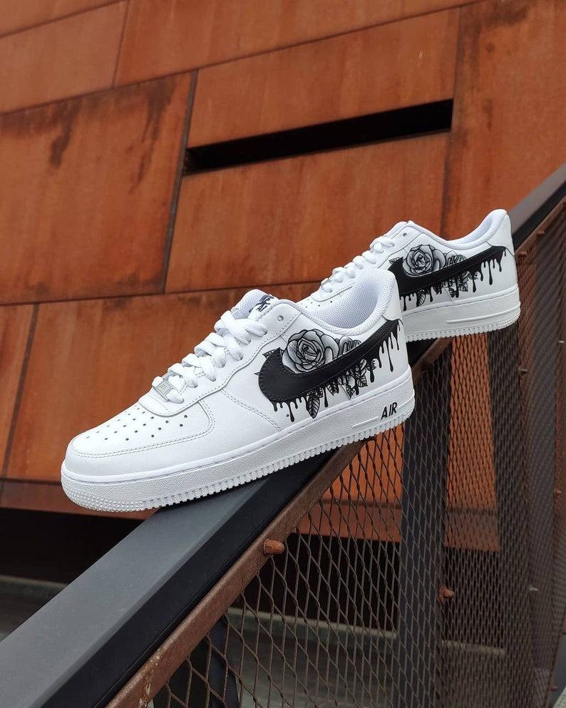 Custom Sneaker Rose Black Drips