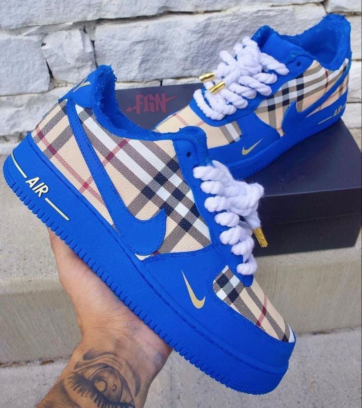 Custom Sneaker Blueberry Swood
