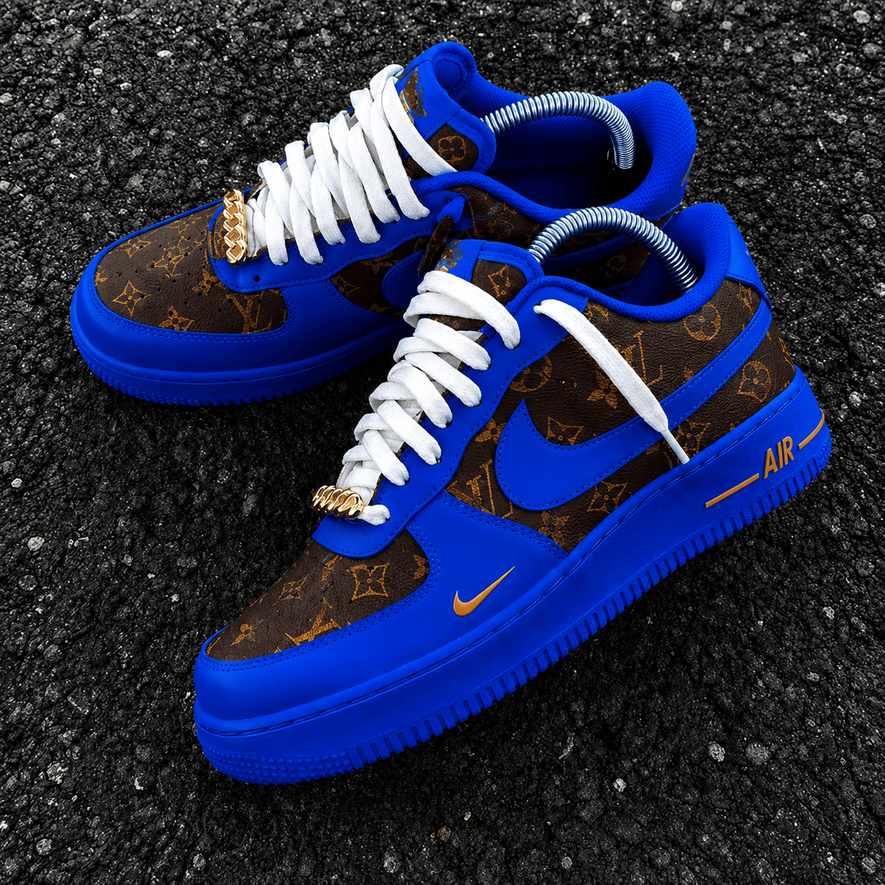 Custom Sneaker Blue LV