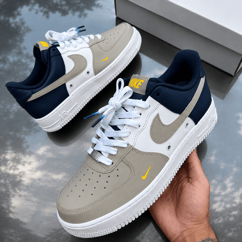 Custom Sneaker Navy Taupe