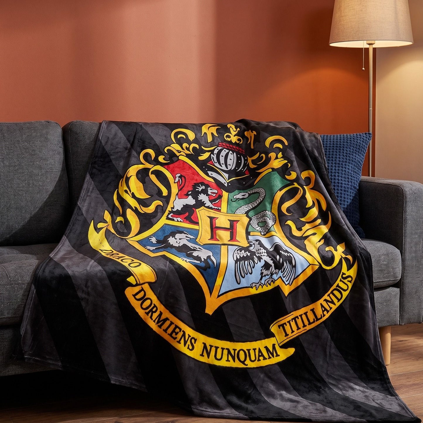 Harry Potter - Hogwarts Crest Fleece Blanket